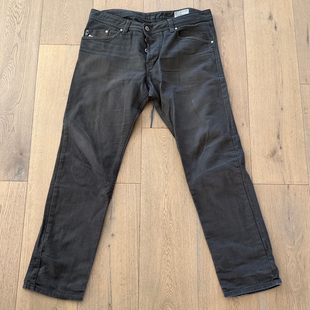 Diesel Men's Dark Charcoal Straight Jeans
